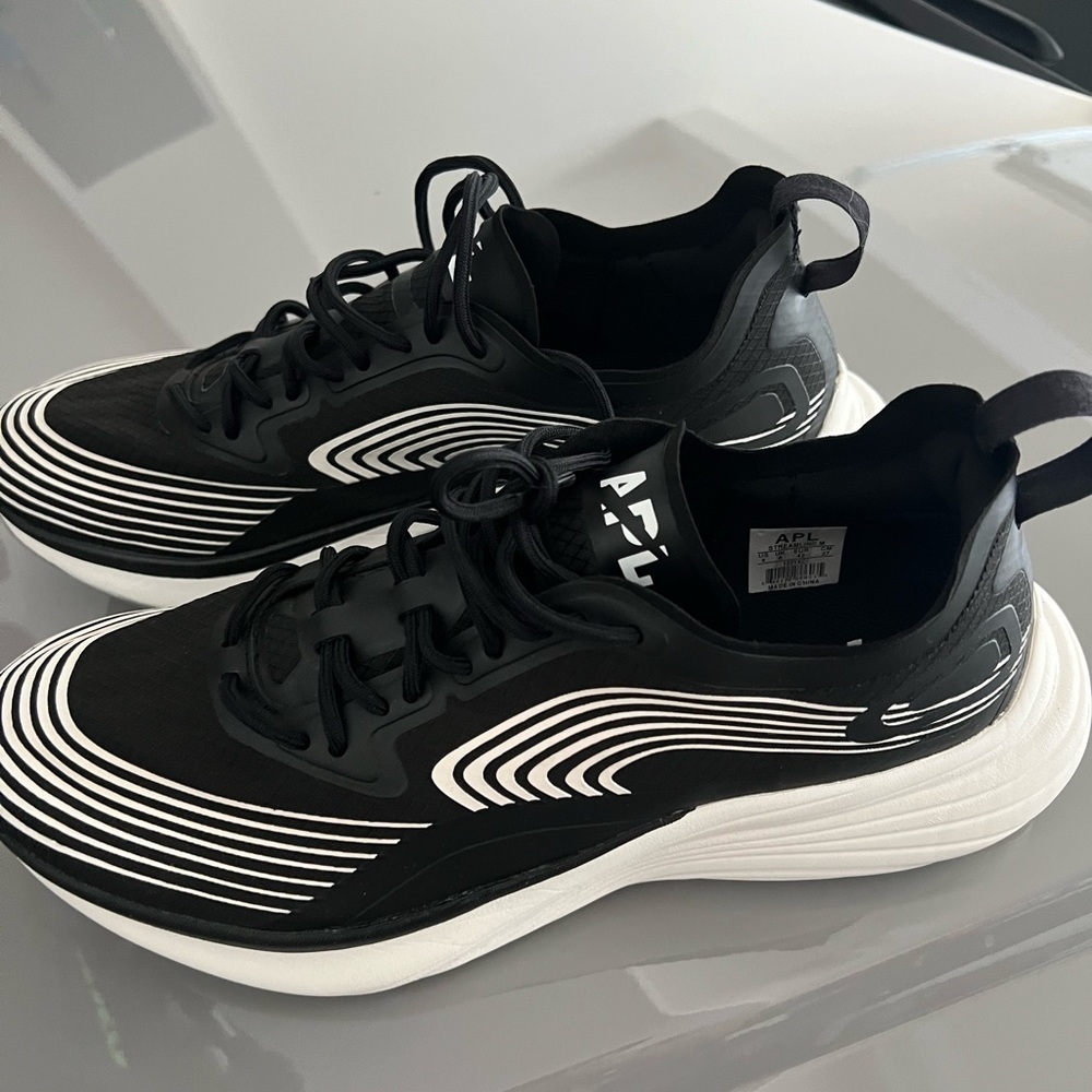 APL Streamline Running Shoes Athletic Sneakers Core Black White Men's, Size 9